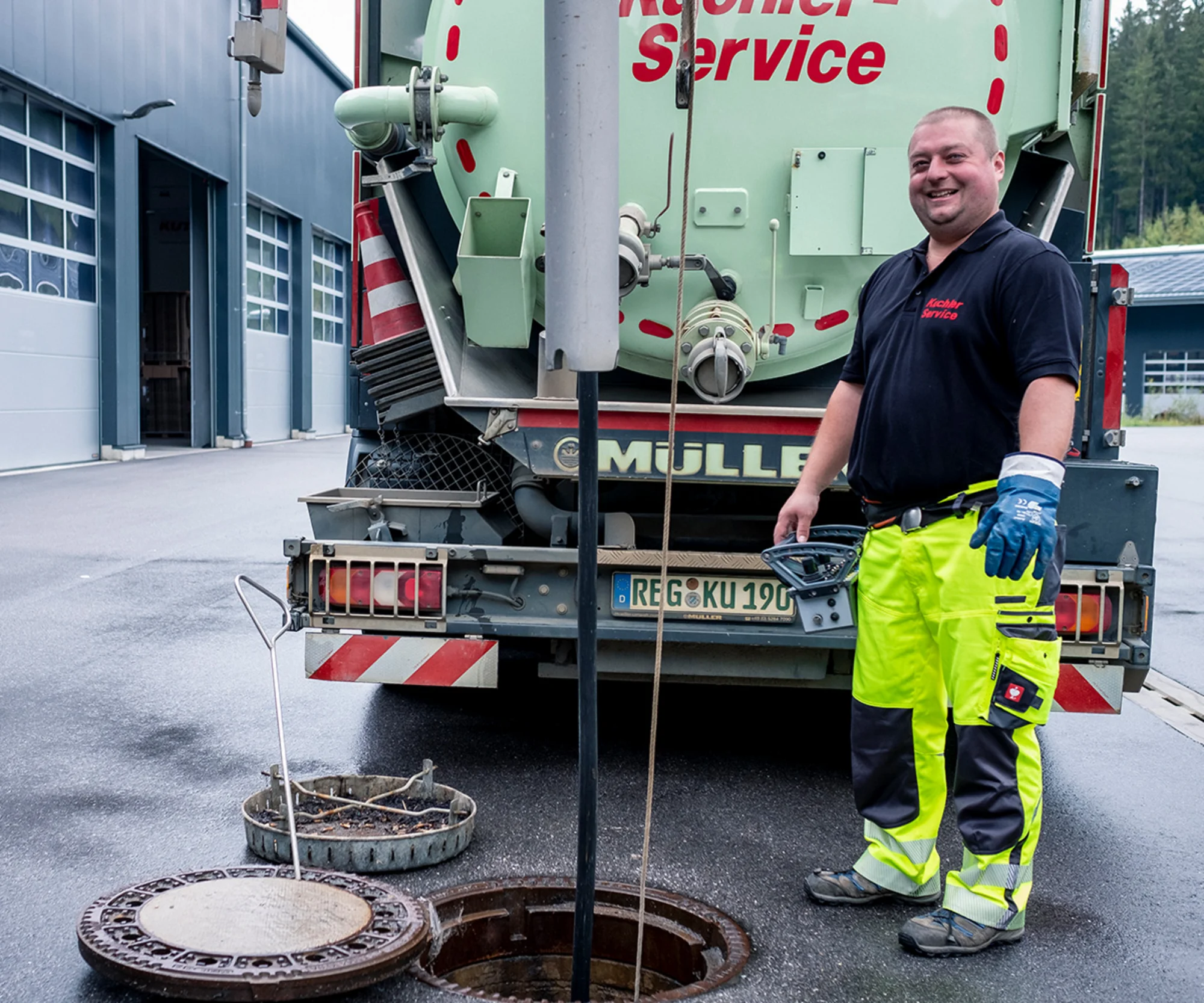 Kran Service München bei Kranarbeiten auf Baustelle